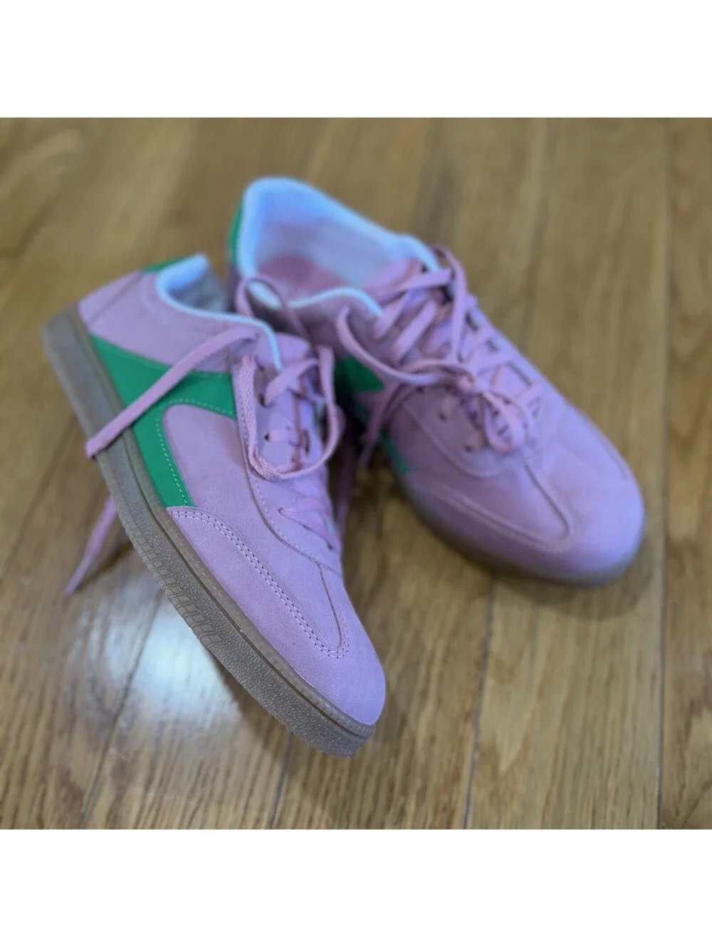 Size US 9 Women’s No Boundaries Women's Lace Up Sport Sneakers Pink Green